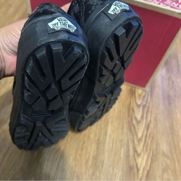 VANS off the wall Mary Jane black velvet shoes sneakers women’s 8 new - Picture 5 of 7